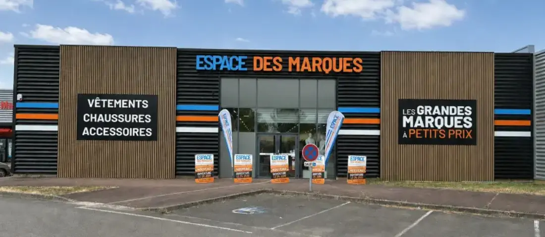 Nouveau magasin de vêtements de marques à prix réduits à Luçon