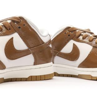 Nike Dunk Low Women’s White/Camel Trainers Photo of the Espace des Marques %store% store - view of %key%