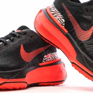 Chaussures de running Noir/Rouge Femme Nike Invincible vue 0
