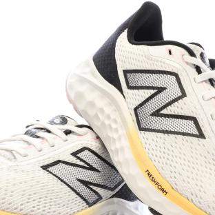New Balance Arishi Women's White Running Shoes WARISYW4 Photo of the Espace des Marques %store% store - view of %key%