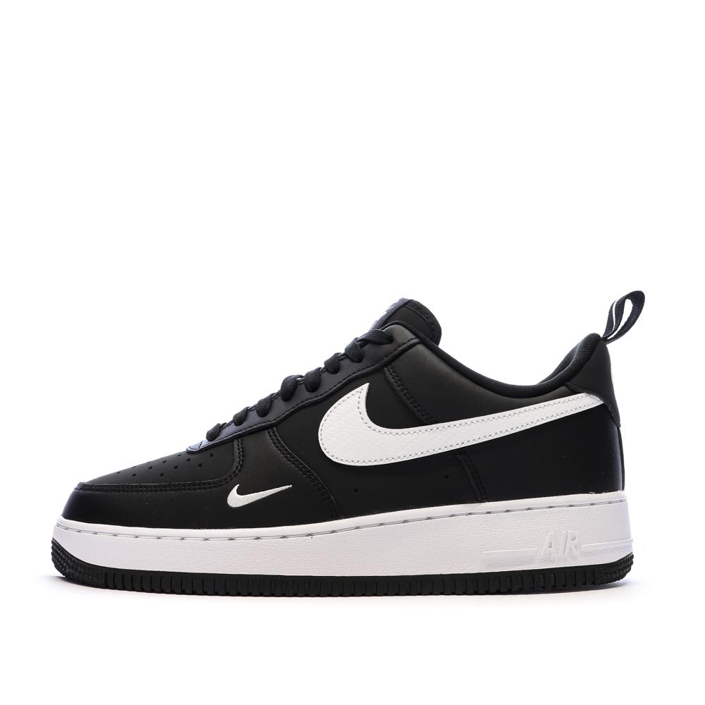 Baskets Noires/Blanches Femme Nike Air Force 1 '07 pas cher