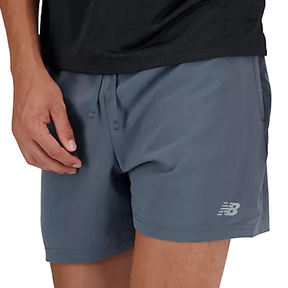 Short Gris Hombre New Balance Sport Essentials barato