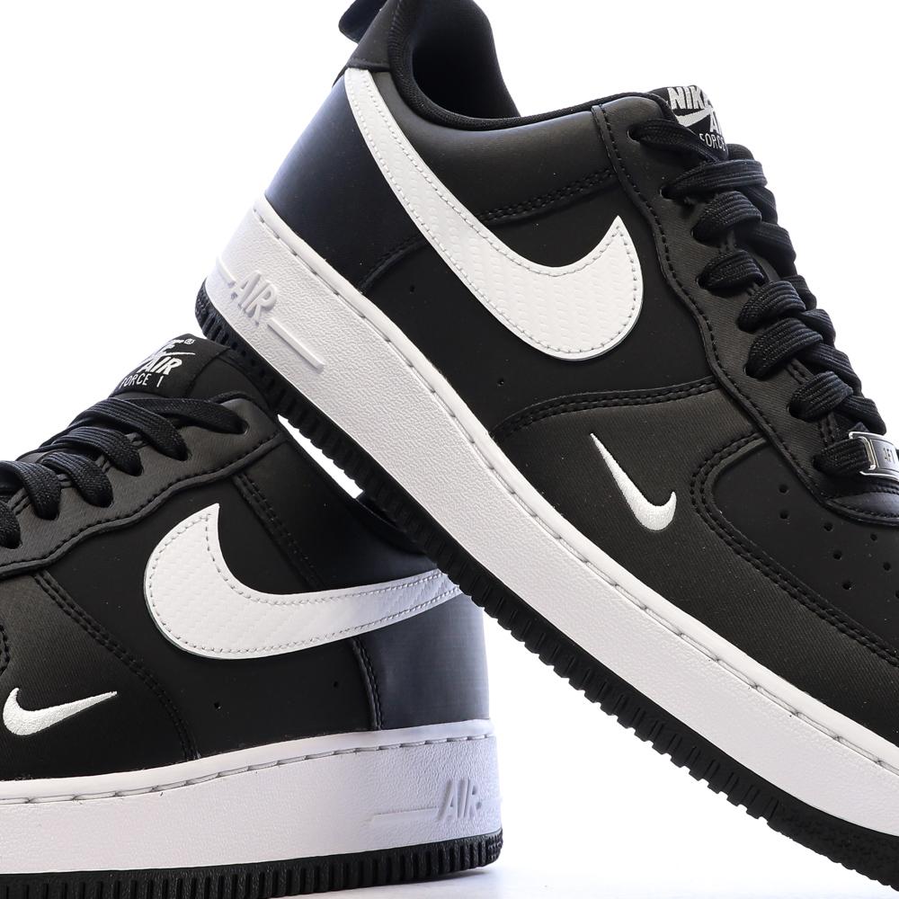 Baskets Noires/Blanches Femme Nike Air Force 1 '07 vue 7
