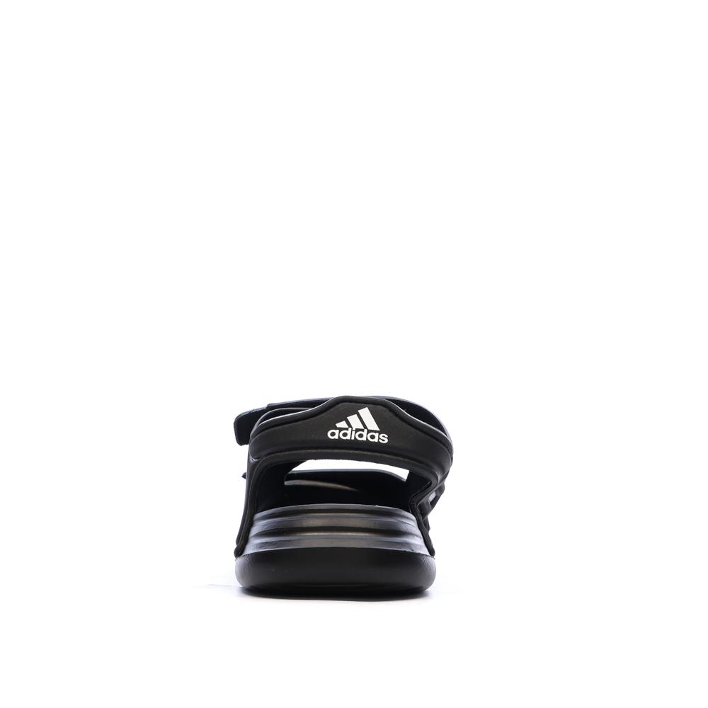 Sandalias negras Adidas Altaswim para niños ver 3