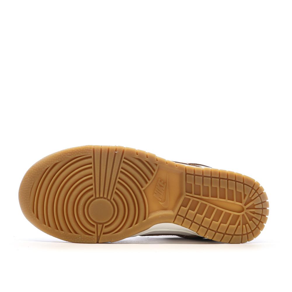 Nike Dunk Low Women’s White/Camel Trainers Photo of the Espace des Marques %store% store - view of %key%