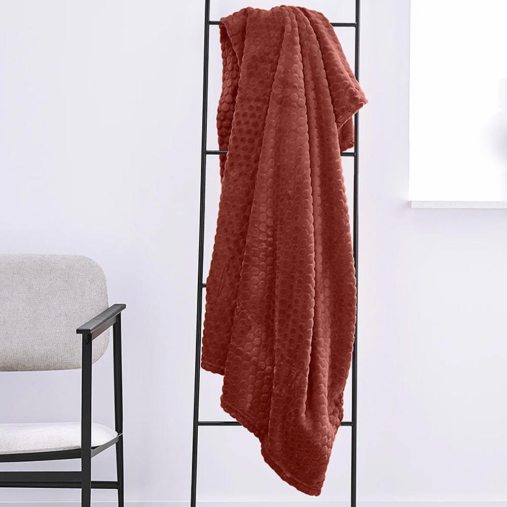 Pink Checked Blanket Today 150x200cm Photo of the Espace des Marques %store% store - view of %key%