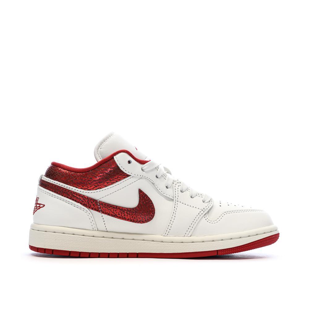 Baskets Blanc/Rouge Femme Nike Air Jordan 1 Low vue 2