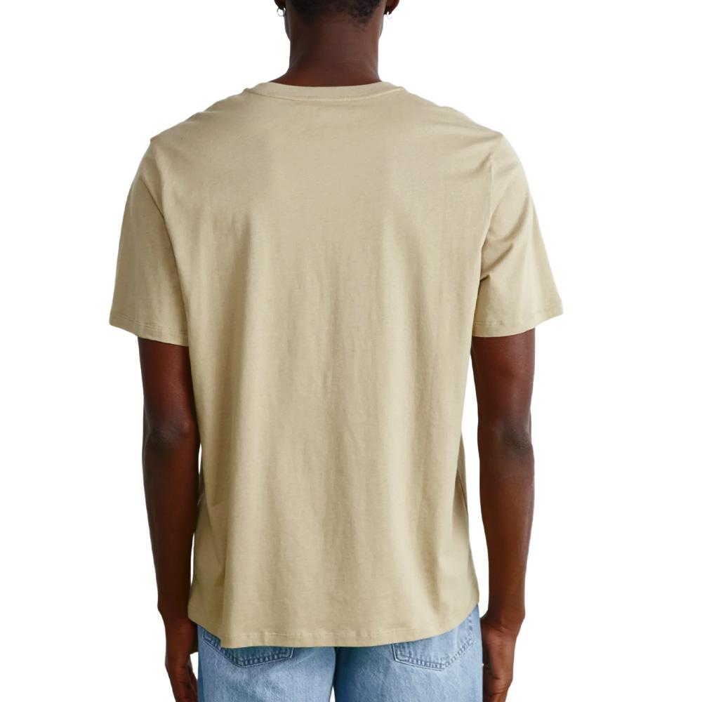 Beiges Herren-T-Shirt von Timberland mit Emblem auf dem Ärmel Ansicht 2