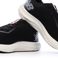 Schwarzer Runningschuh Women's New Balance Pro Run Ansicht 7