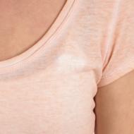 Guess Script Women's Pink T-Shirt Photo of the Espace des Marques %store% store - view of %key%