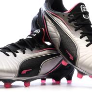Chaussures de Football Grises/Noires Homme Puma King Ultimate Photo of the Espace des Marques %store% store - view of %key%