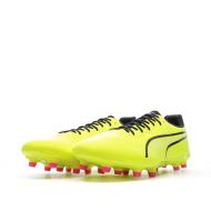 Yellow Puma Footwear King Pro FG/AG Photo of the Espace des Marques %store% store - view of %key%